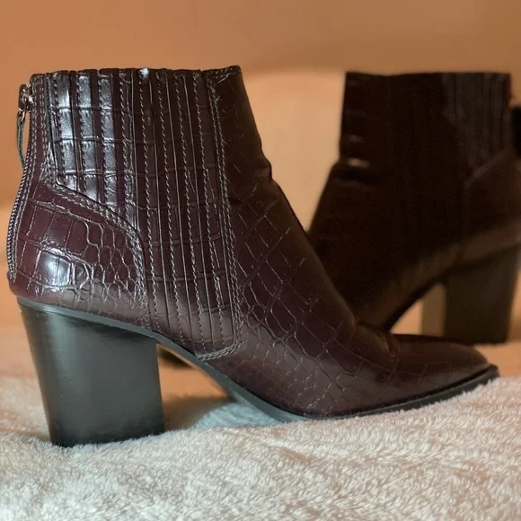Zara Burgundy Boots - Picture 1 of 2